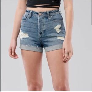 Hollister Ultra High Rise Cuffed Hem Medium Wash Shorts Distressed size 0/24